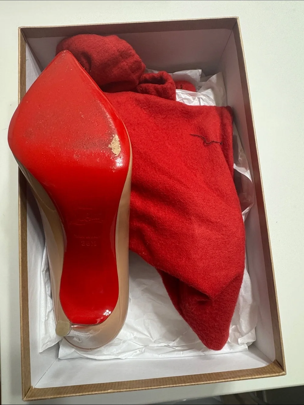 Christian Louboutin Nude Patent Pump, Size 38.5 - Picture 3 of 5
